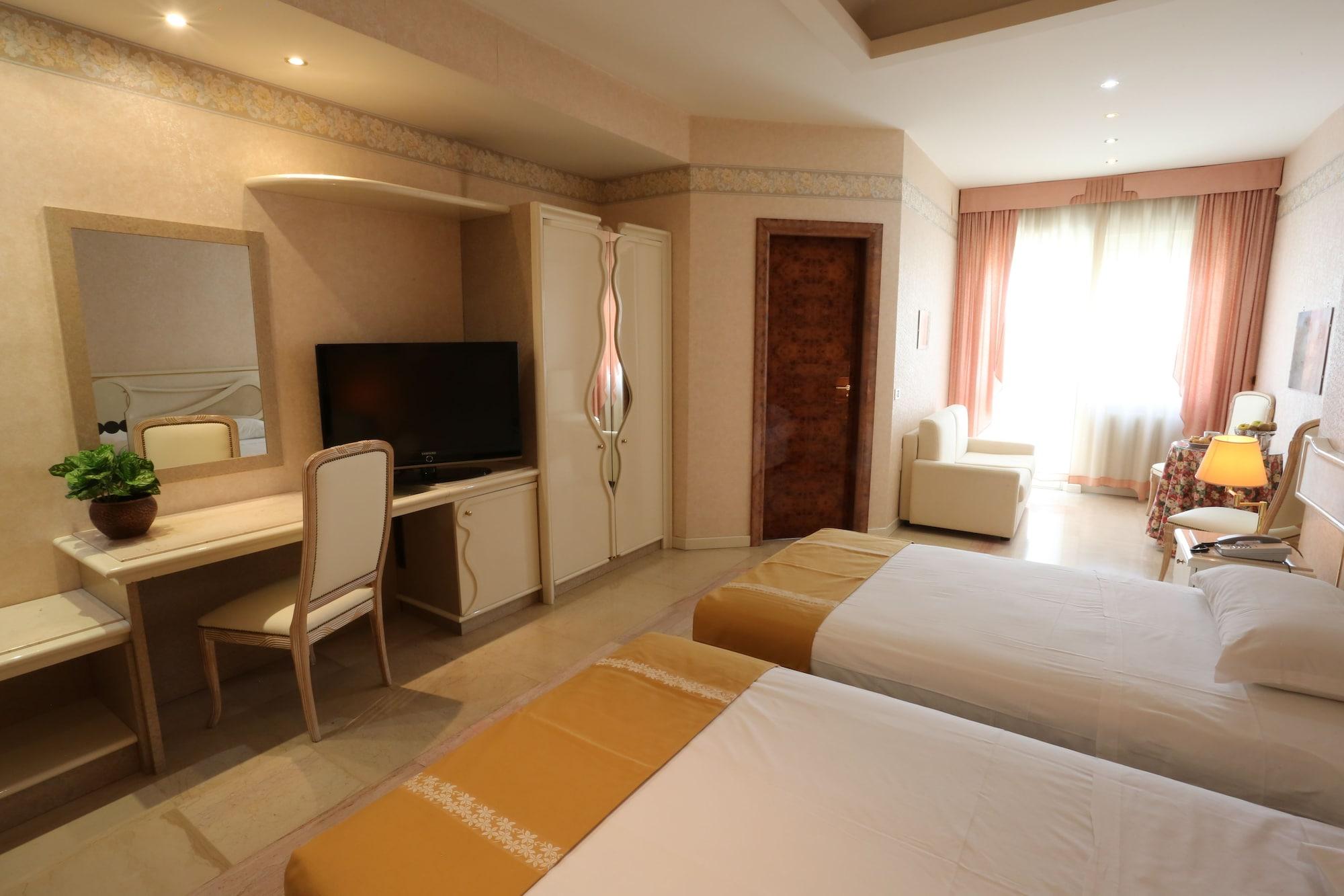 Hotel Europa ฟอจเจีย ภายนอก รูปภาพ