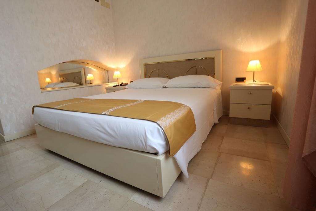 Hotel Europa ฟอจเจีย ภายนอก รูปภาพ