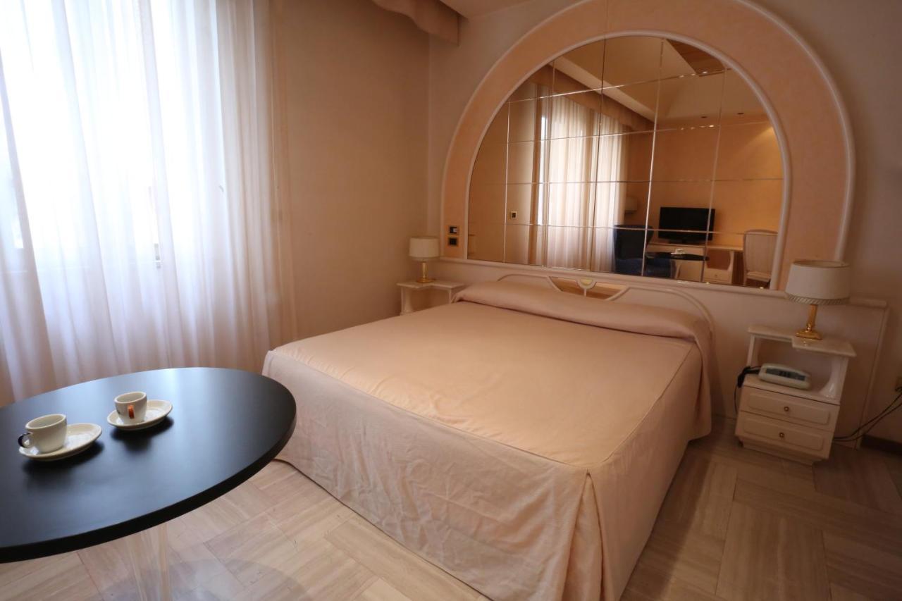 Hotel Europa ฟอจเจีย ภายนอก รูปภาพ
